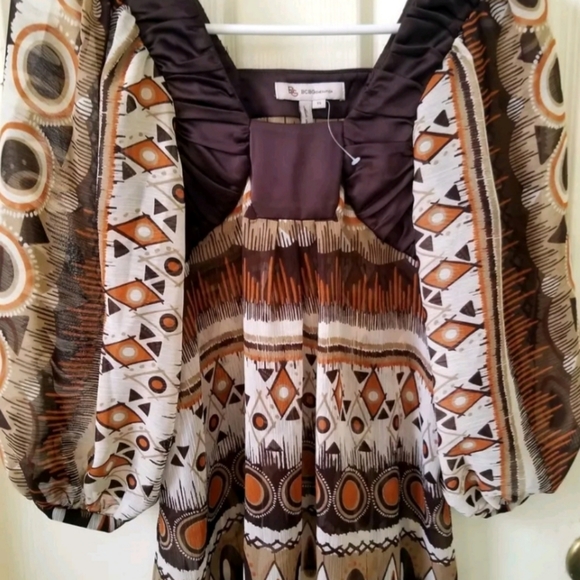 NWOT BCBGeneration Semi Sheer Boho Brown/Cream Tribal Print Pullover Blouse XS - Picture 1 of 7